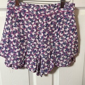 ett:twa (anthro) pink and purple floral flowy shorts size XS​